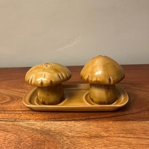 🍄 Anthropologie Morel Mushroom Salt & Pepper Shakers Cottagecore Stoneware
